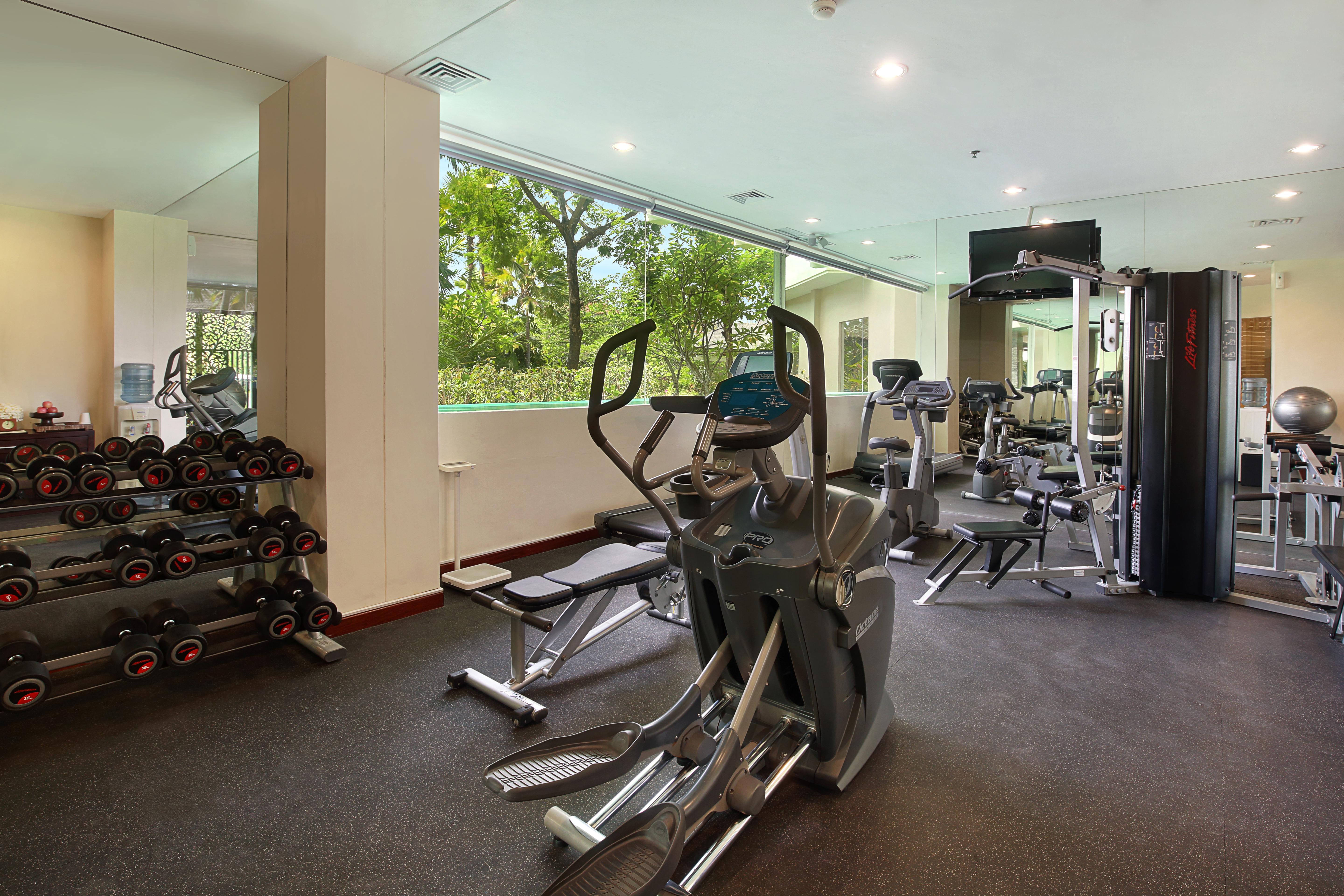เดอะเซมินยัคบีชรีสอร์ทแอนด์สปา ภายนอก รูปภาพ The gym at the hotel