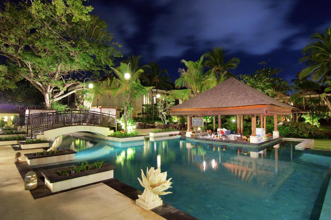 เดอะเซมินยัคบีชรีสอร์ทแอนด์สปา ภายนอก รูปภาพ The swimming pool at the resort